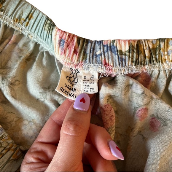 Floral off the shoulder crop top - Picture 7 of 8